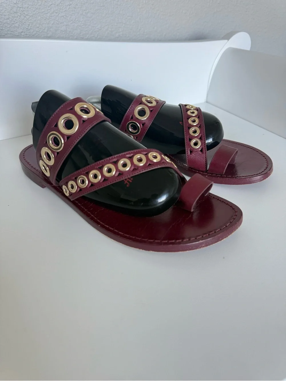Sandro Burgundy Leather Grommet Gladiator Sandals EU40 US 9 Gold Stud Flat Slide
